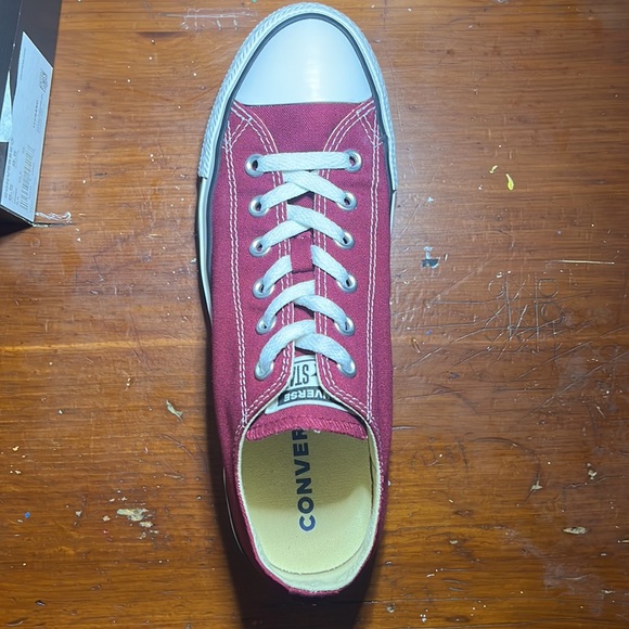 Burgundy All-Star Converse, Unisex, Women’s size 10, Mens size 8 - Picture 2 of 7